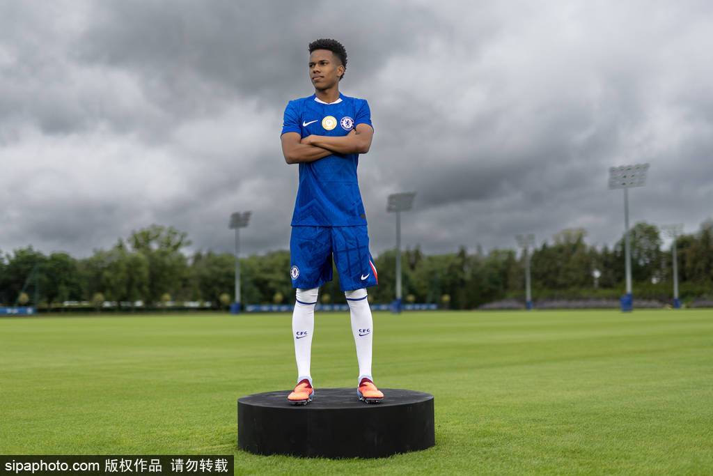 切尔西主帅马雷斯卡强势发声：中后卫引援刻不容缓！