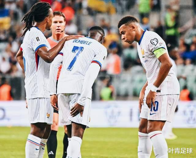 巴黎2名主力倒下！欧冠踢巴萨悬了官方抗议指责法国足协